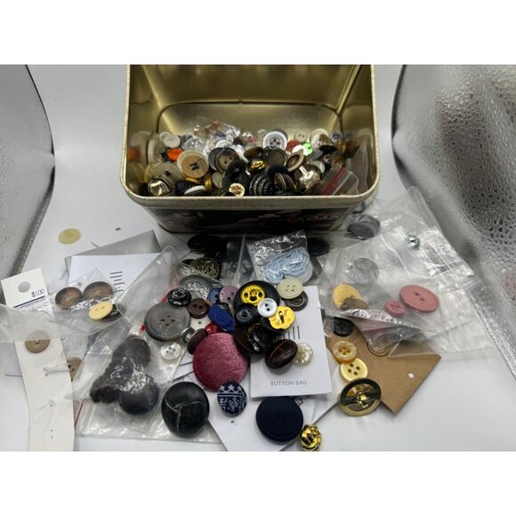 Vintage Button Collection In Charming Tin - Picture 4 of 9
